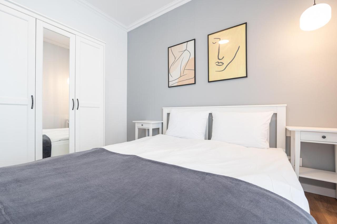 Brioni Flat Appartement Oradea Buitenkant foto