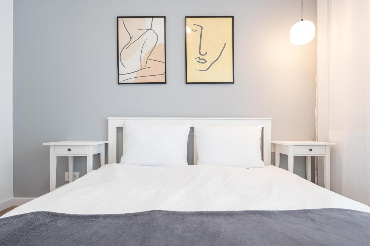 Brioni Flat Appartement Oradea Buitenkant foto
